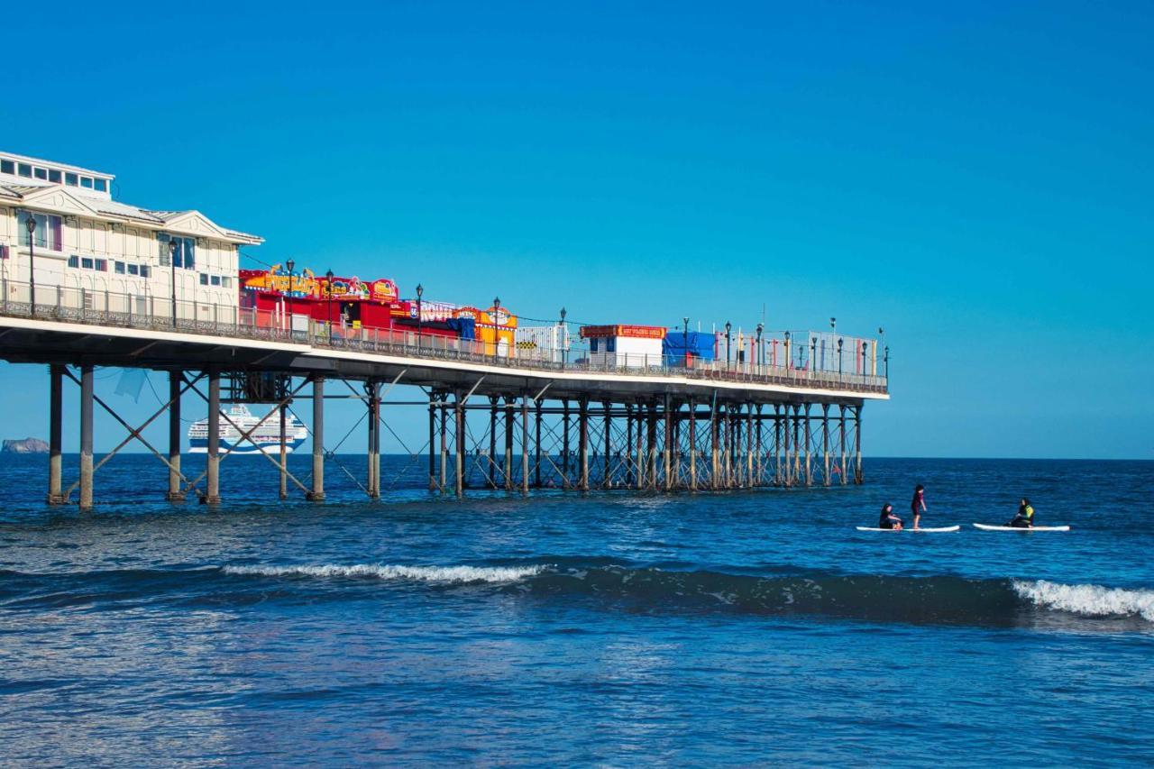 Holiday home 8 - Large Sea Front-ground Floor -free Parking Paignton