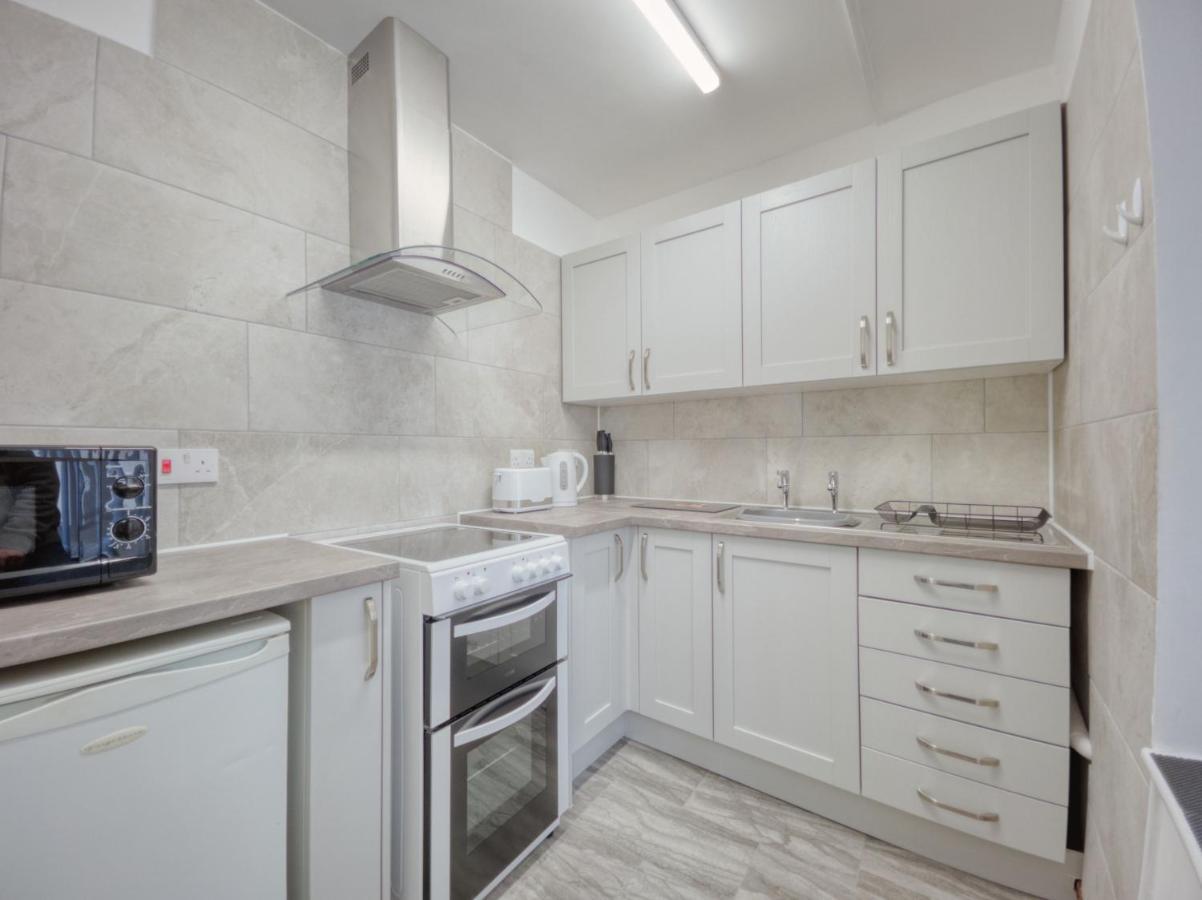 Holiday home 8 - Large Sea Front-ground Floor -free Parking *